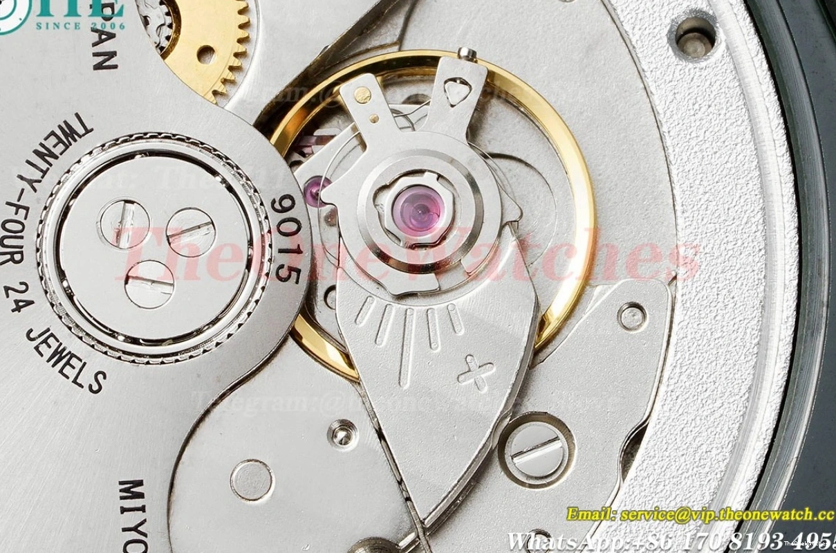 5711 AMGF RU MY9015 Green Nautilus AET Cer Dial 40mm Textured 0409